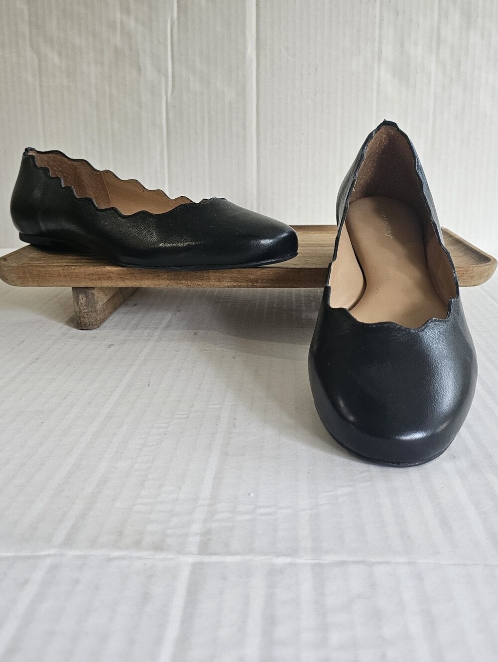 Copper Key Black Flats Size 11 Scalloped Edge Round Toe Slip On Ballet Leather